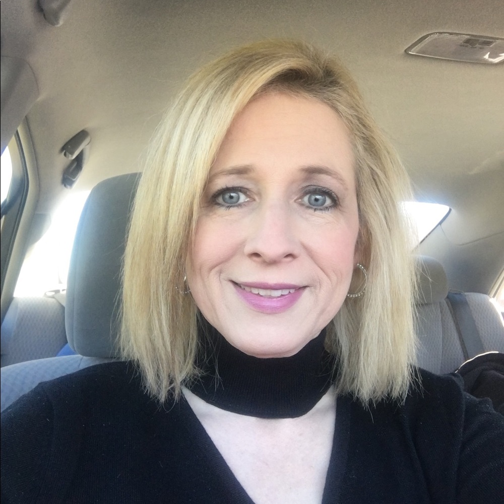 Meet your Posher, Debbie